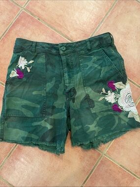 Free People Green Camo Embroidered Women’s Shorts
